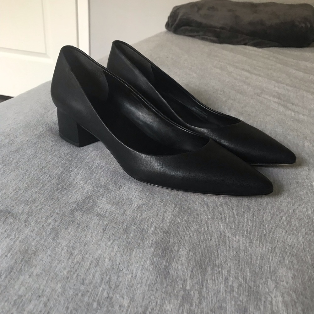 Via Spiga Black Pointed Shoe
